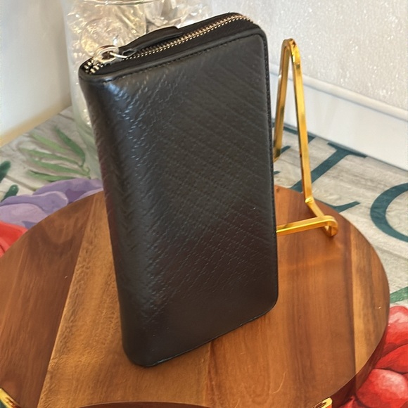 Authentic Gucci GG logo black on black - Picture 10 of 15